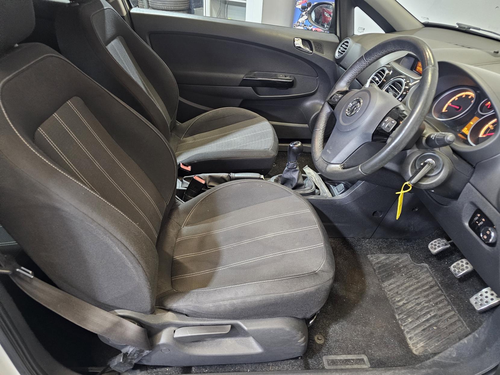 Vauxhall Corsa 1.2 16V Limited Edition Hatchback 3dr Petrol Manual Euro 5 (85 ps)