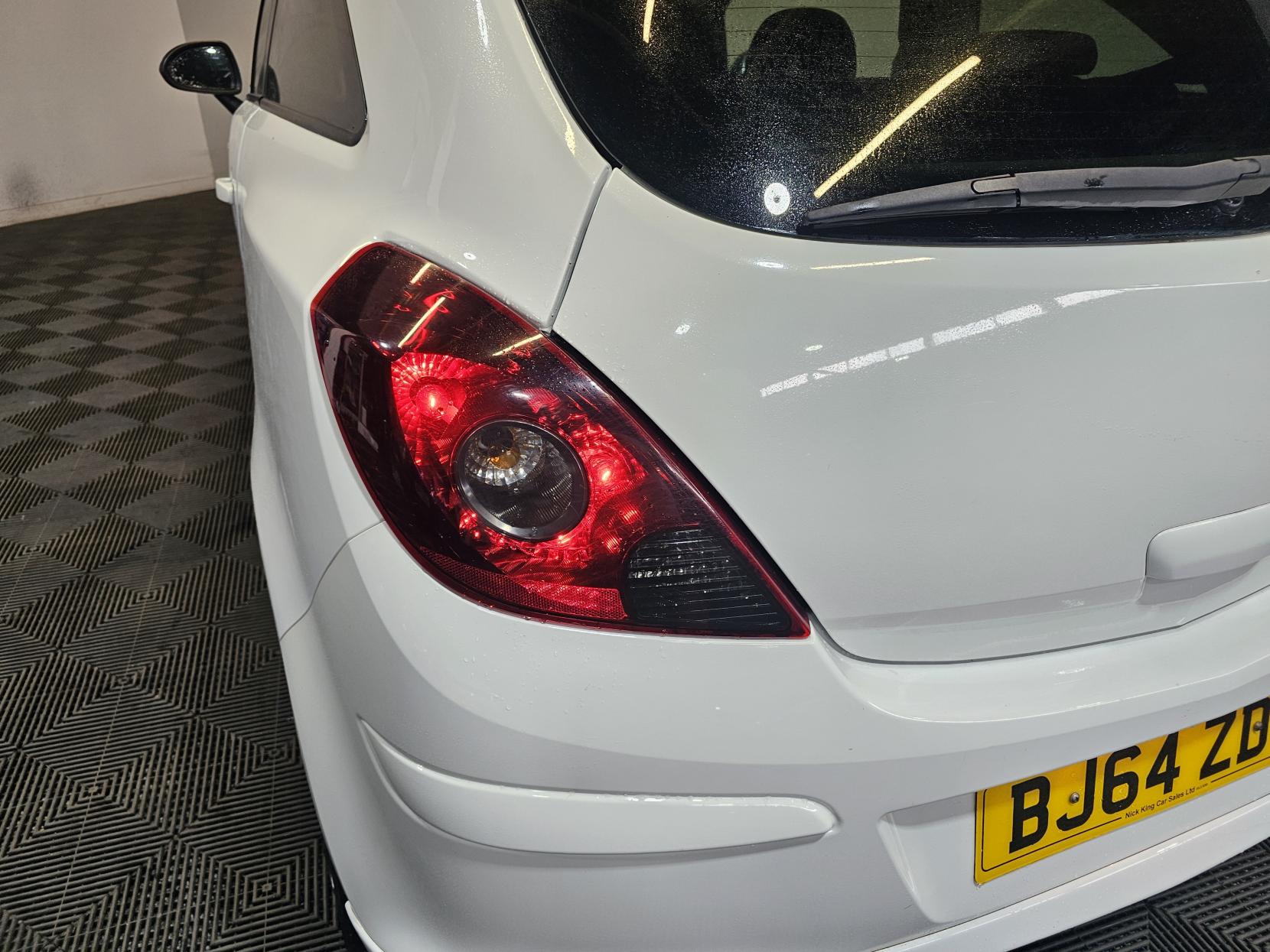 Vauxhall Corsa 1.2 16V Limited Edition Hatchback 3dr Petrol Manual Euro 5 (85 ps)