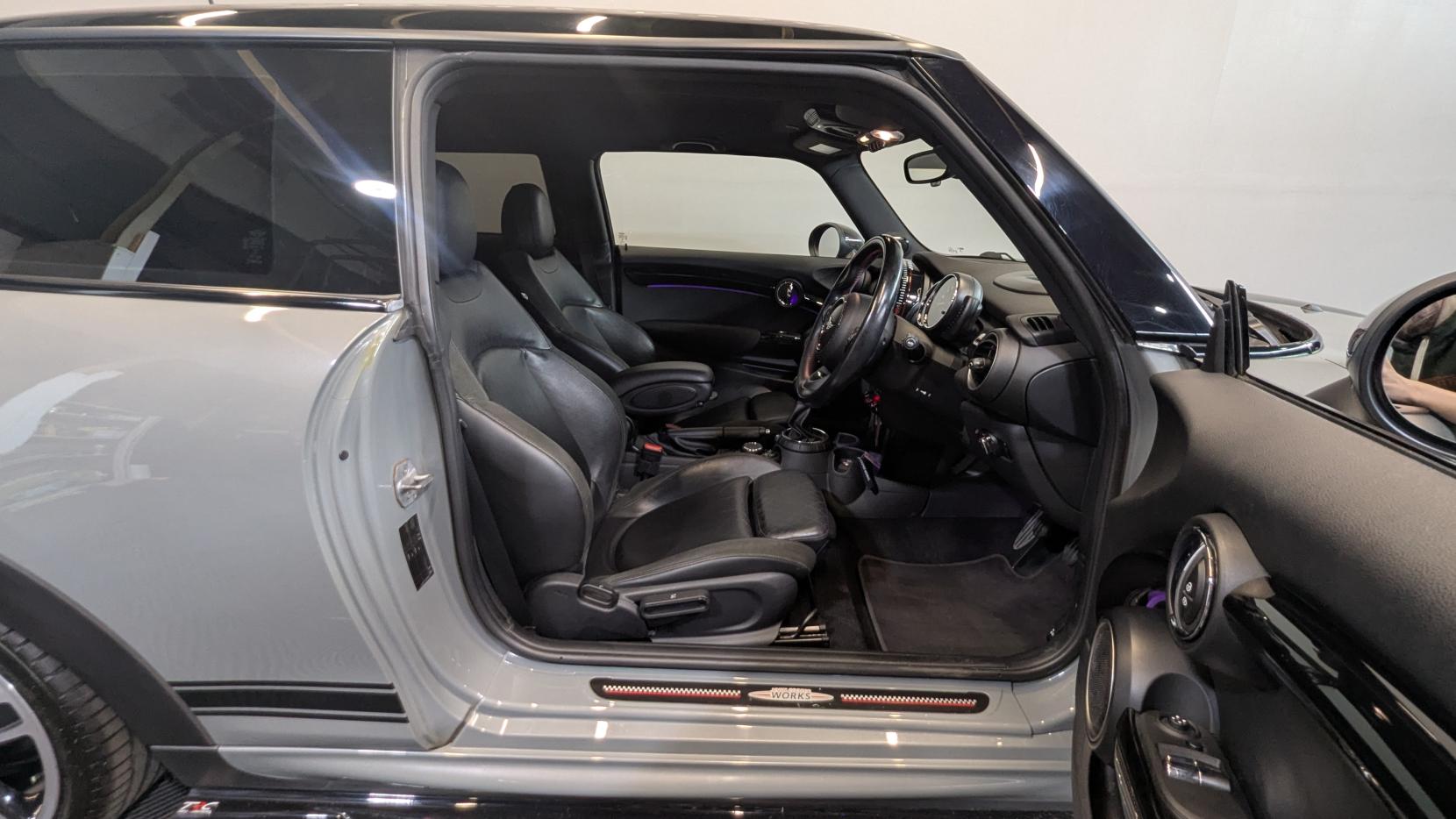 MINI Hatch 2.0 Challenge 210 Hatchback 3dr Petrol Manual Euro 6 (s/s) (210 ps)