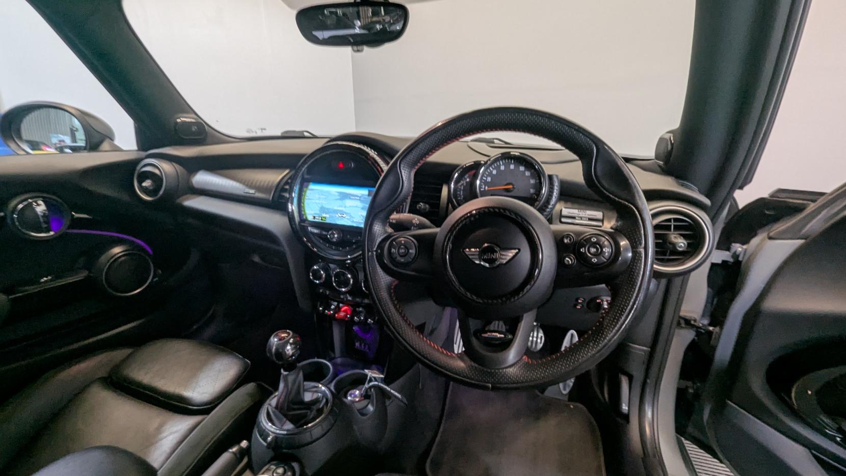 MINI Hatch 2.0 Challenge 210 Hatchback 3dr Petrol Manual Euro 6 (s/s) (210 ps)