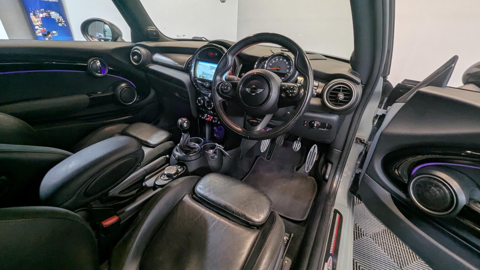 MINI Hatch 2.0 Challenge 210 Hatchback 3dr Petrol Manual Euro 6 (s/s) (210 ps)