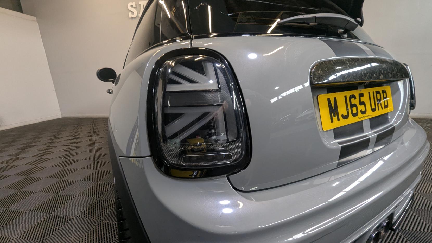 MINI Hatch 2.0 Challenge 210 Hatchback 3dr Petrol Manual Euro 6 (s/s) (210 ps)