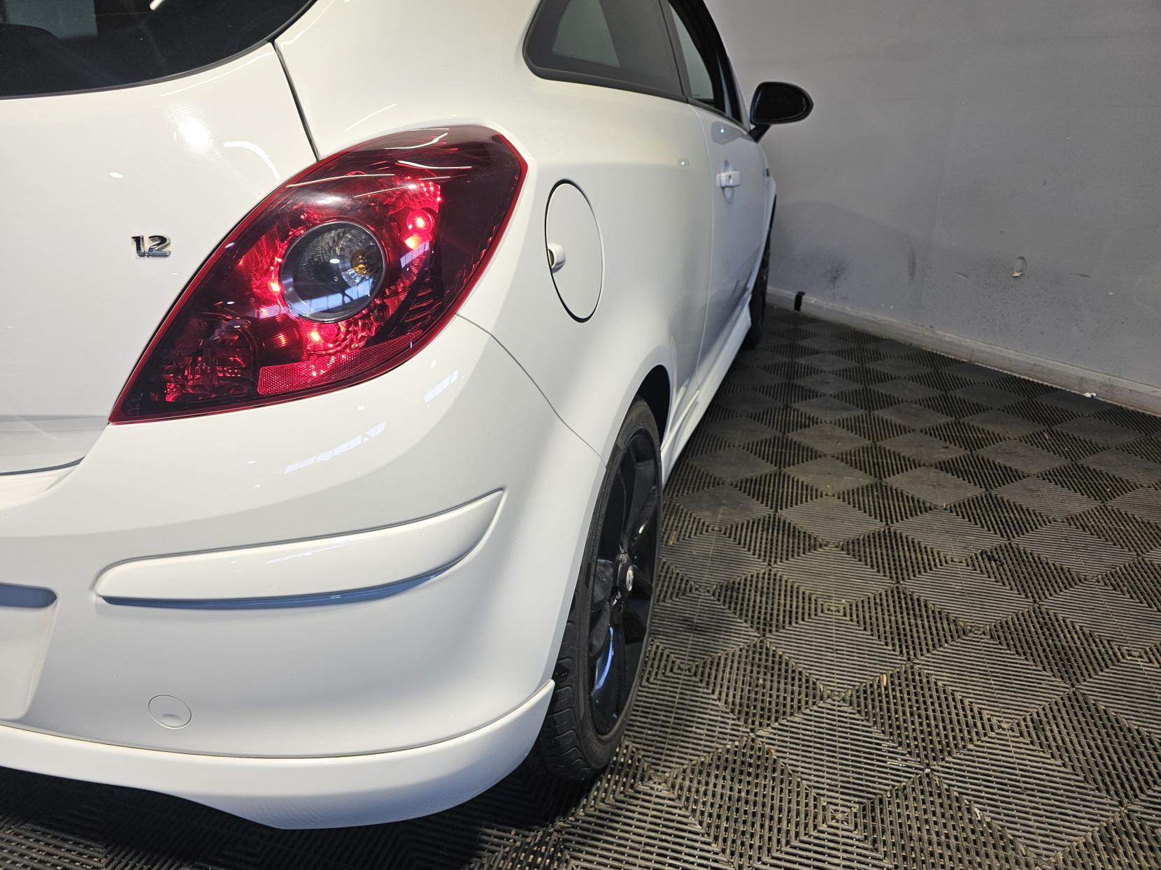 Vauxhall Corsa 1.2 16V Limited Edition Hatchback 3dr Petrol Manual Euro 5 (85 ps)