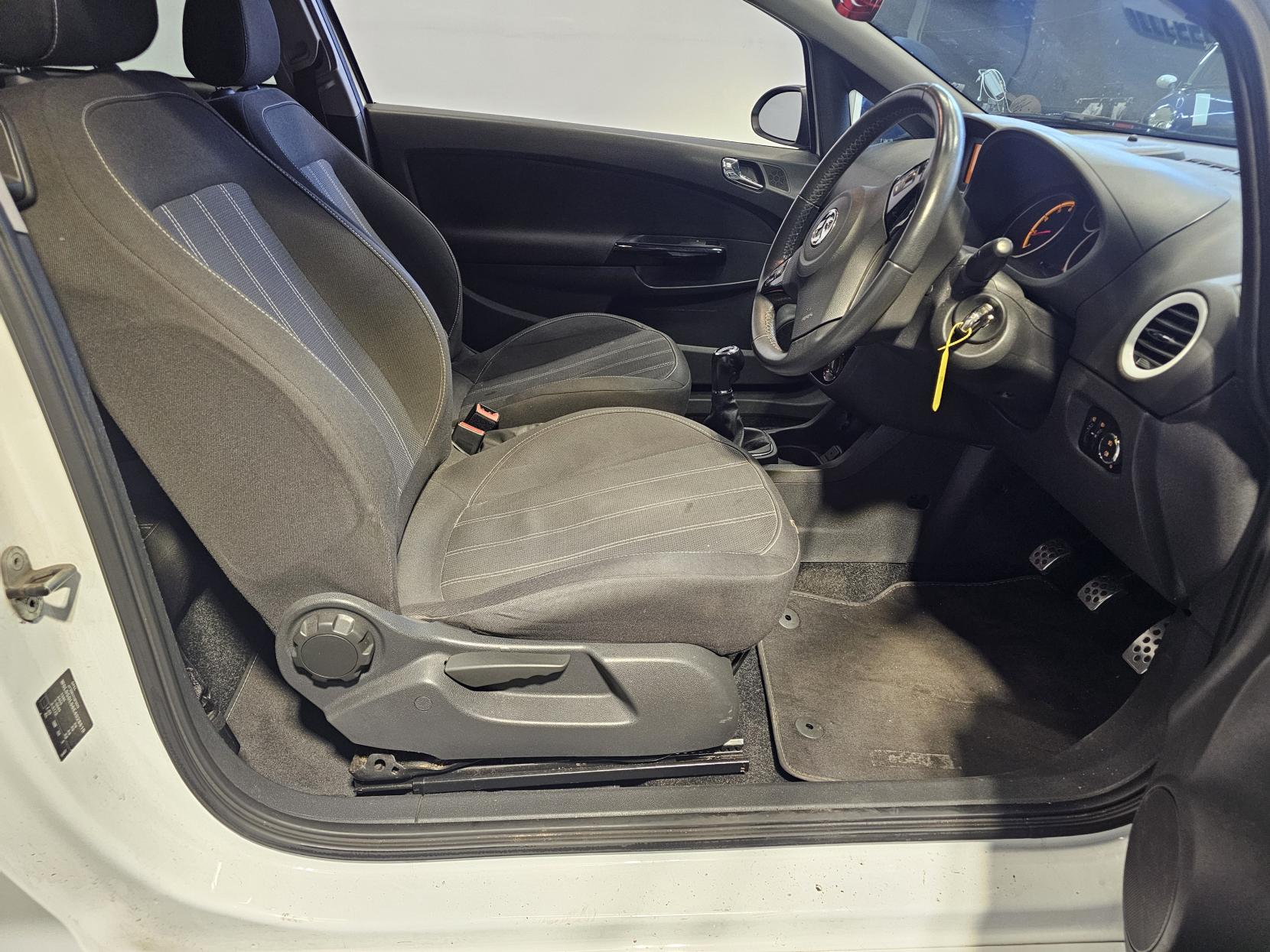 Vauxhall Corsa 1.2 16V Limited Edition Hatchback 3dr Petrol Manual Euro 5 (85 ps)