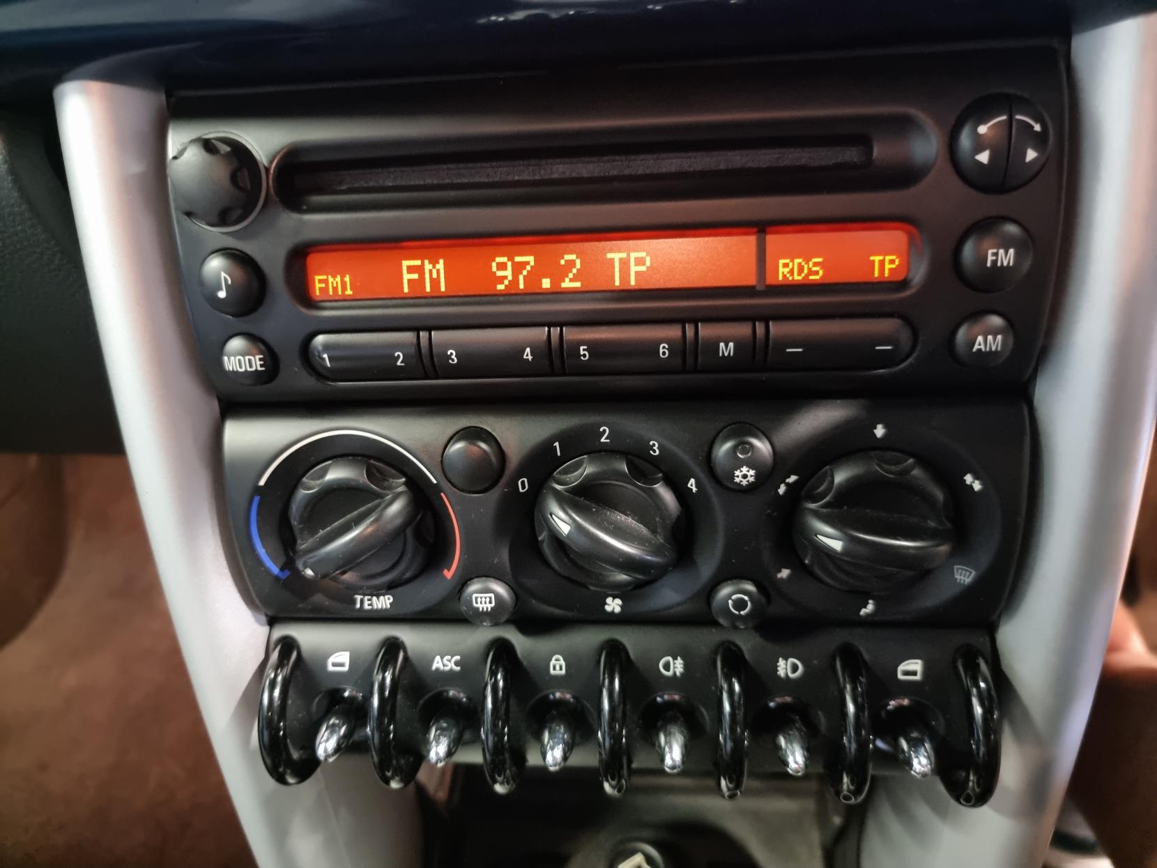 MINI Hatch 1.6 Cooper S Checkmate Hatchback 3dr Petrol Manual Euro 4 (163 bhp)
