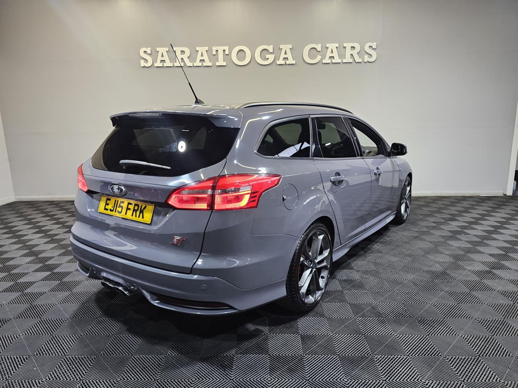 Ford Focus 2.0T EcoBoost ST-3 Estate 5dr Petrol Manual Euro 6 (s/s) (250 ps)