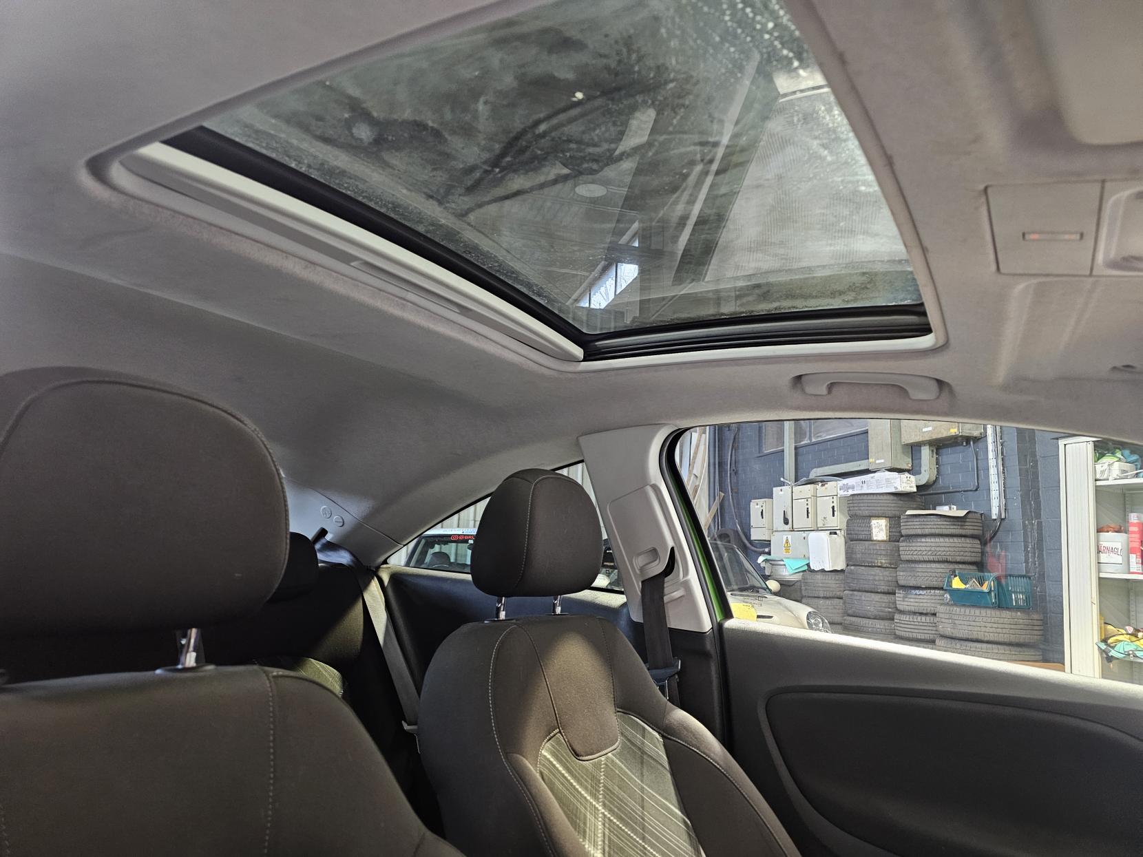 Vauxhall Corsa 1.4i ecoTEC Limited Edition Hatchback 3dr Petrol Manual Euro 6 (90 ps)