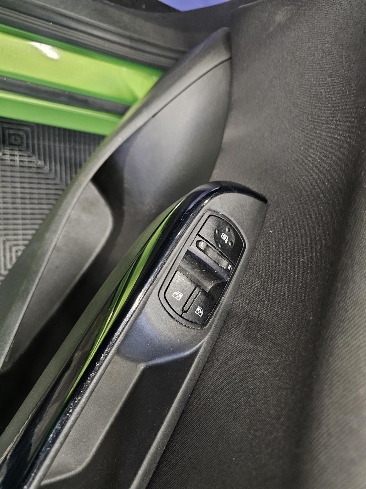 Vauxhall Corsa 1.4i ecoTEC Limited Edition Hatchback 3dr Petrol Manual Euro 6 (90 ps)