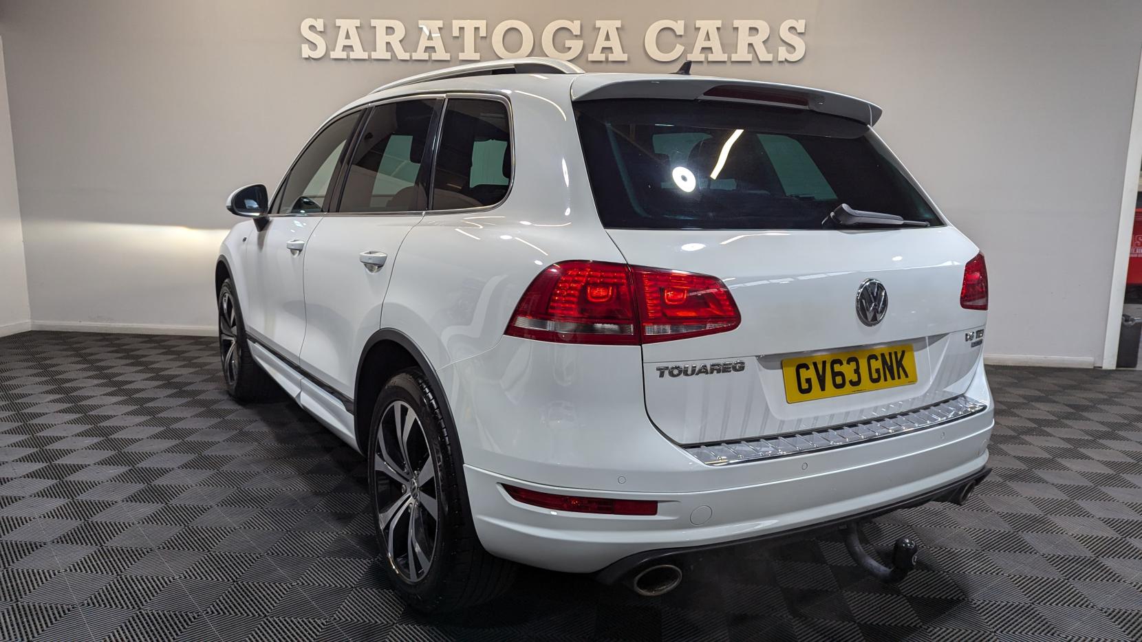 Volkswagen Touareg 3.0 TDI V6 BlueMotion Tech R-Line SUV 5dr Diesel Tiptronic 4WD Euro 5 (s/s) (245 ps)