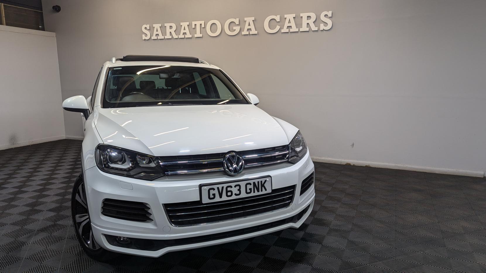 Volkswagen Touareg 3.0 TDI V6 BlueMotion Tech R-Line SUV 5dr Diesel Tiptronic 4WD Euro 5 (s/s) (245 ps)