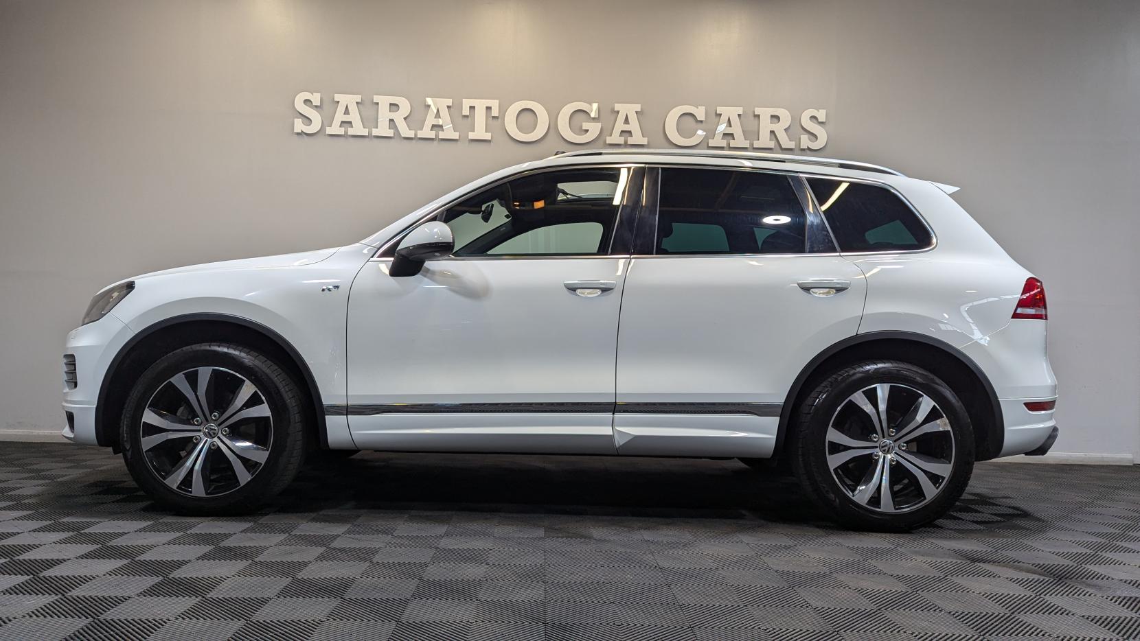 Volkswagen Touareg 3.0 TDI V6 BlueMotion Tech R-Line SUV 5dr Diesel Tiptronic 4WD Euro 5 (s/s) (245 ps)