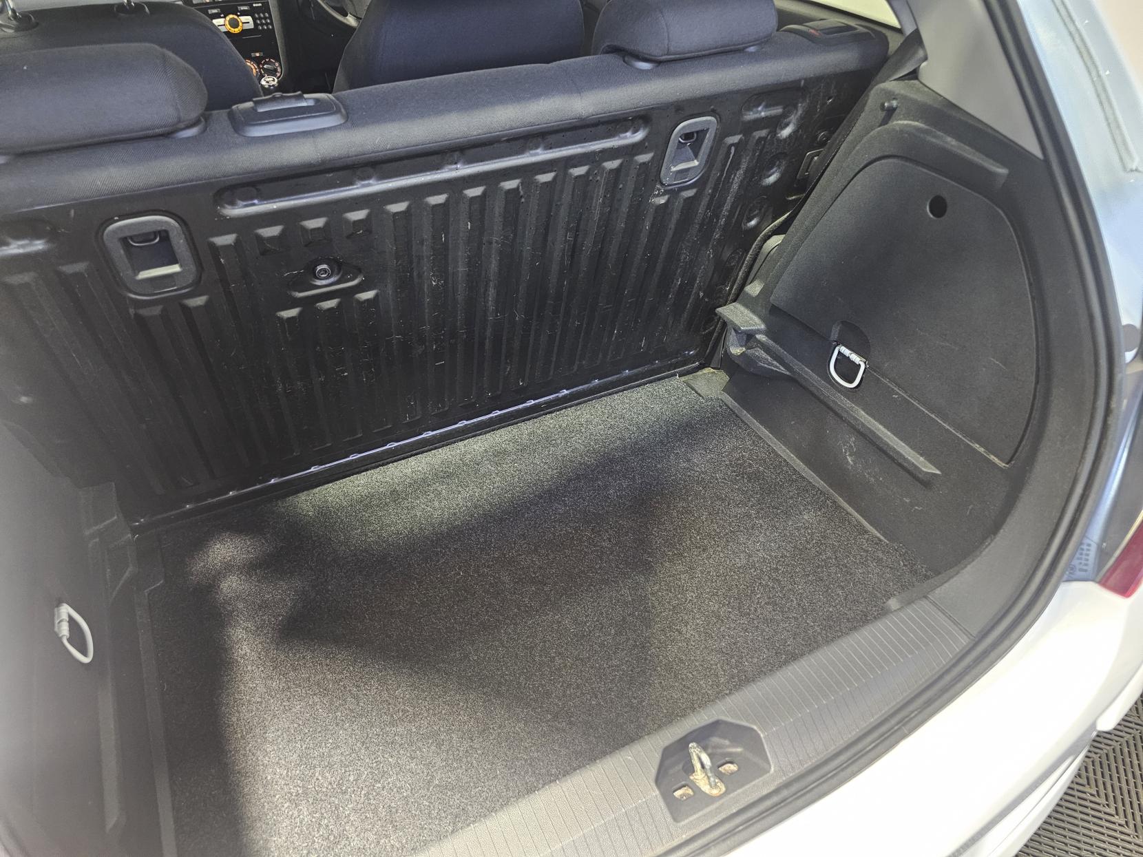 Vauxhall Corsa 1.2 16V Limited Edition Hatchback 3dr Petrol Manual Euro 5 (85 ps)