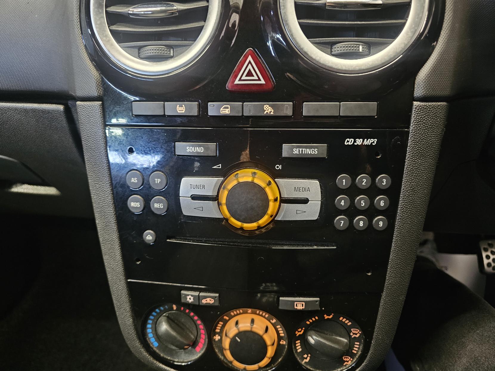 Vauxhall Corsa 1.2 16V Limited Edition Hatchback 3dr Petrol Manual Euro 5 (85 ps)