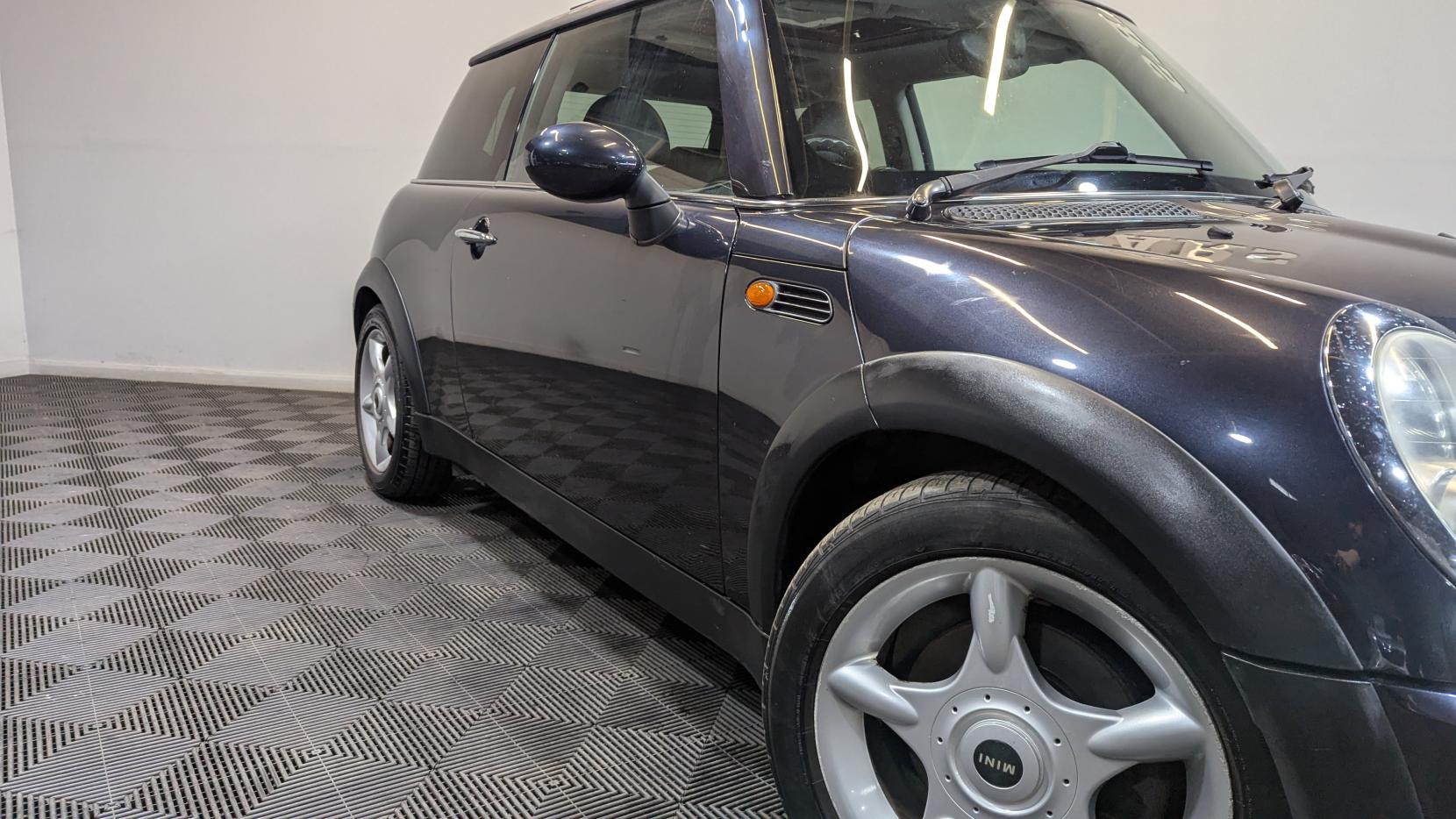 MINI Hatch 1.6 Cooper Hatchback 3dr Petrol Manual Euro 4 (116 bhp)