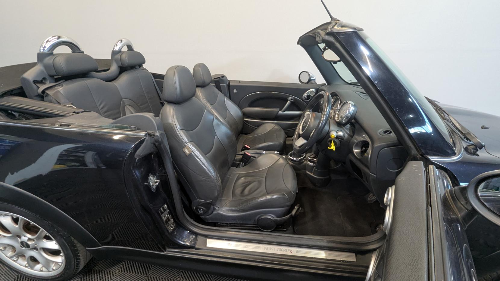 MINI Convertible 1.6 Cooper S Convertible 2dr Petrol Manual Euro 4 (163 bhp)