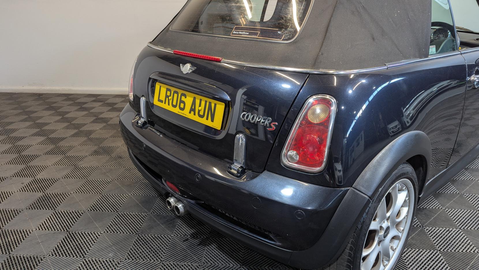 MINI Convertible 1.6 Cooper S Convertible 2dr Petrol Manual Euro 4 (163 bhp)