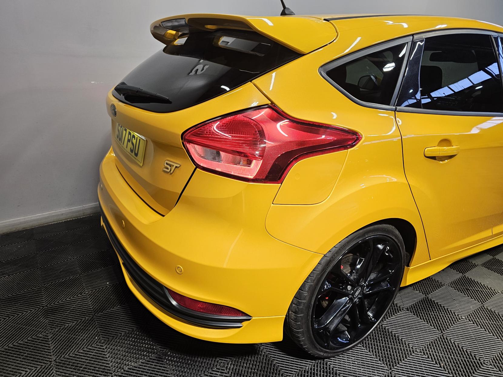 Ford Focus 2.0 TDCi ST-3 Hatchback 5dr Diesel Manual Euro 6 (s/s) (185 ps)