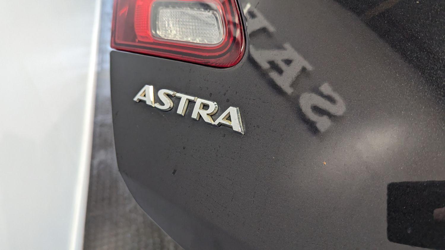 Vauxhall Astra 2.0 CDTi ecoFLEX Elite