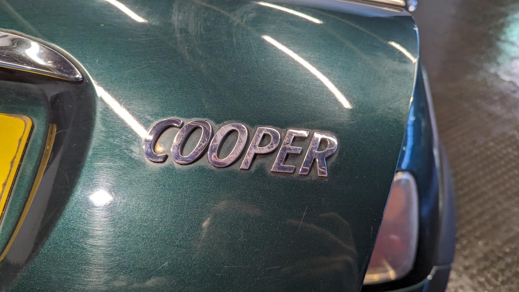 MINI Hatch 1.6 Cooper Hatchback 3dr Petrol Manual Euro 3 (115 ps)
