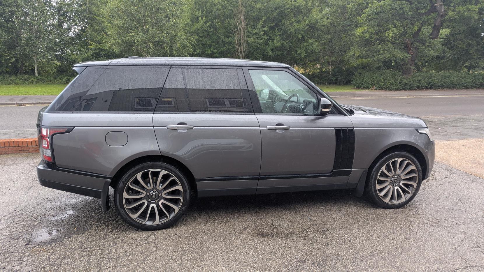 Land Rover Range Rover 4.4 SD V8 Vogue SE SUV 5dr Diesel Auto 4WD Euro 5 (339 ps)
