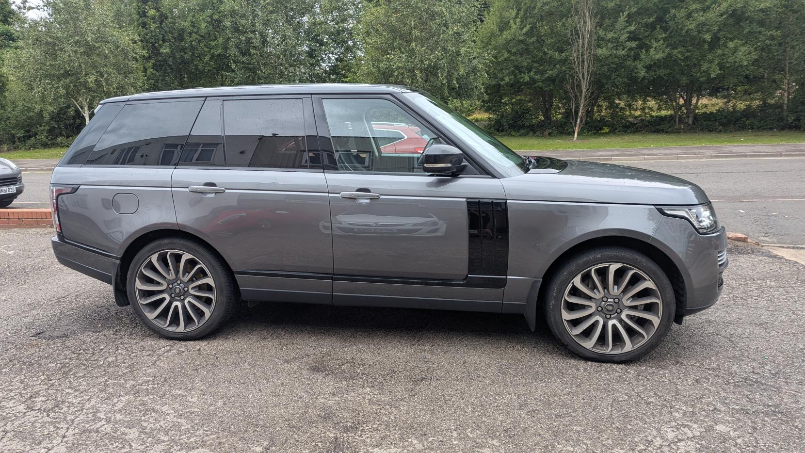 Land Rover Range Rover 4.4 SD V8 Vogue SE SUV 5dr Diesel Auto 4WD Euro 5 (339 ps)