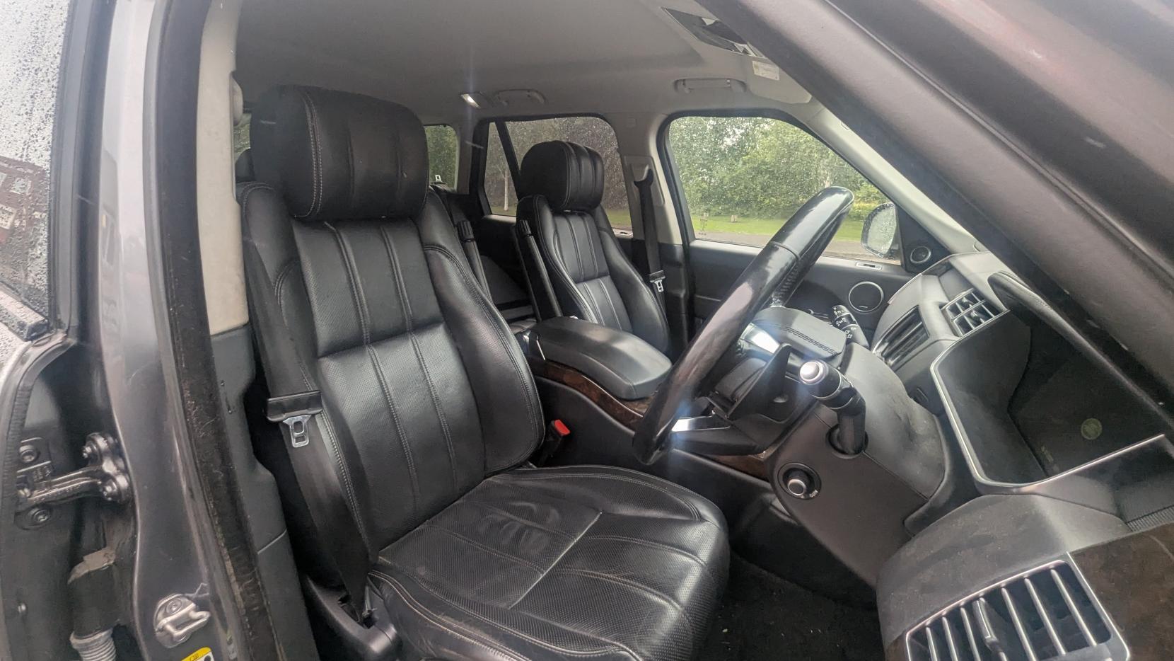Land Rover Range Rover 4.4 SD V8 Vogue SE SUV 5dr Diesel Auto 4WD Euro 5 (339 ps)