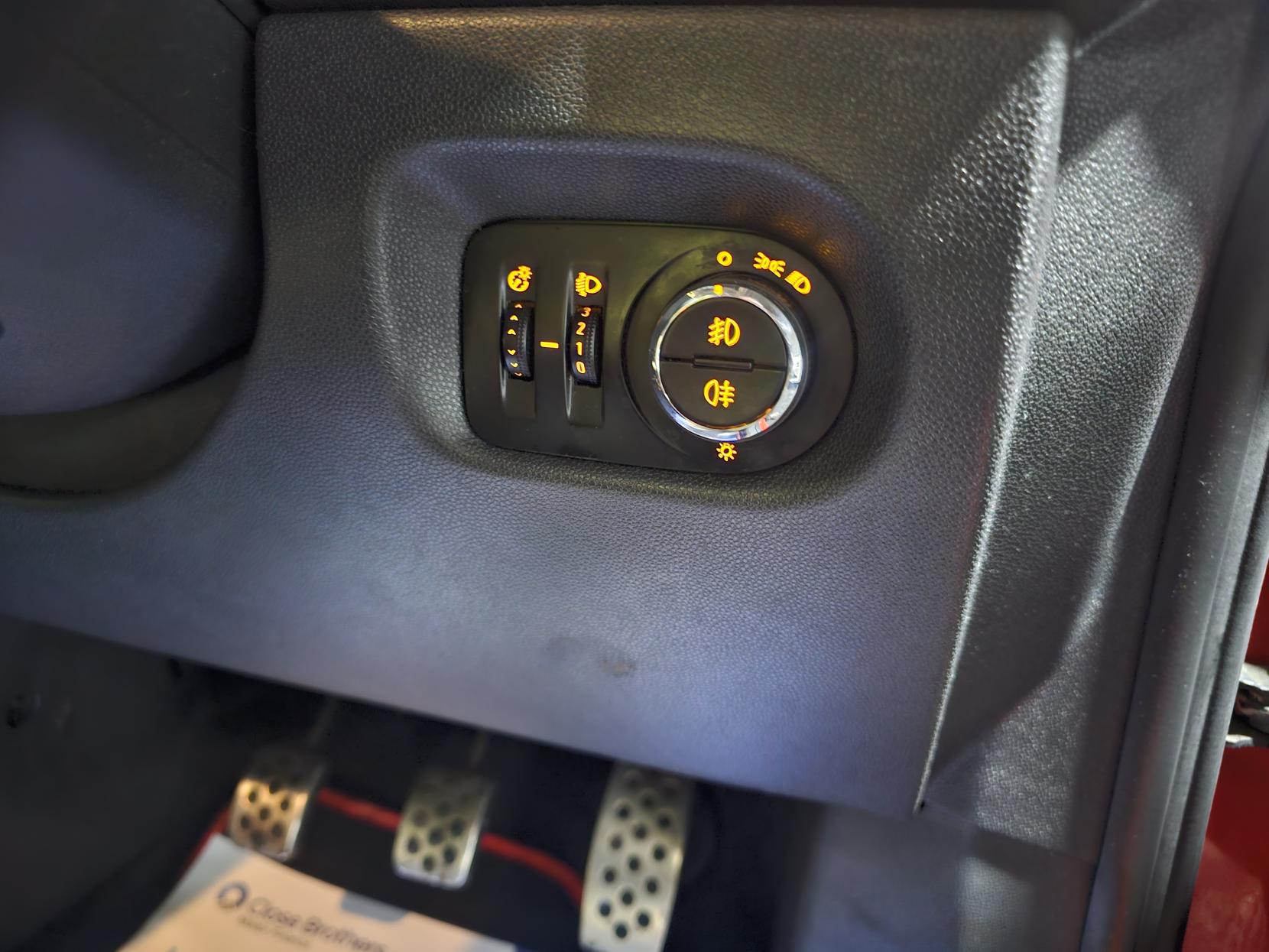 Vauxhall Corsa 1.2 16V Limited Edition Hatchback 3dr Petrol Manual Euro 5 (85 ps)