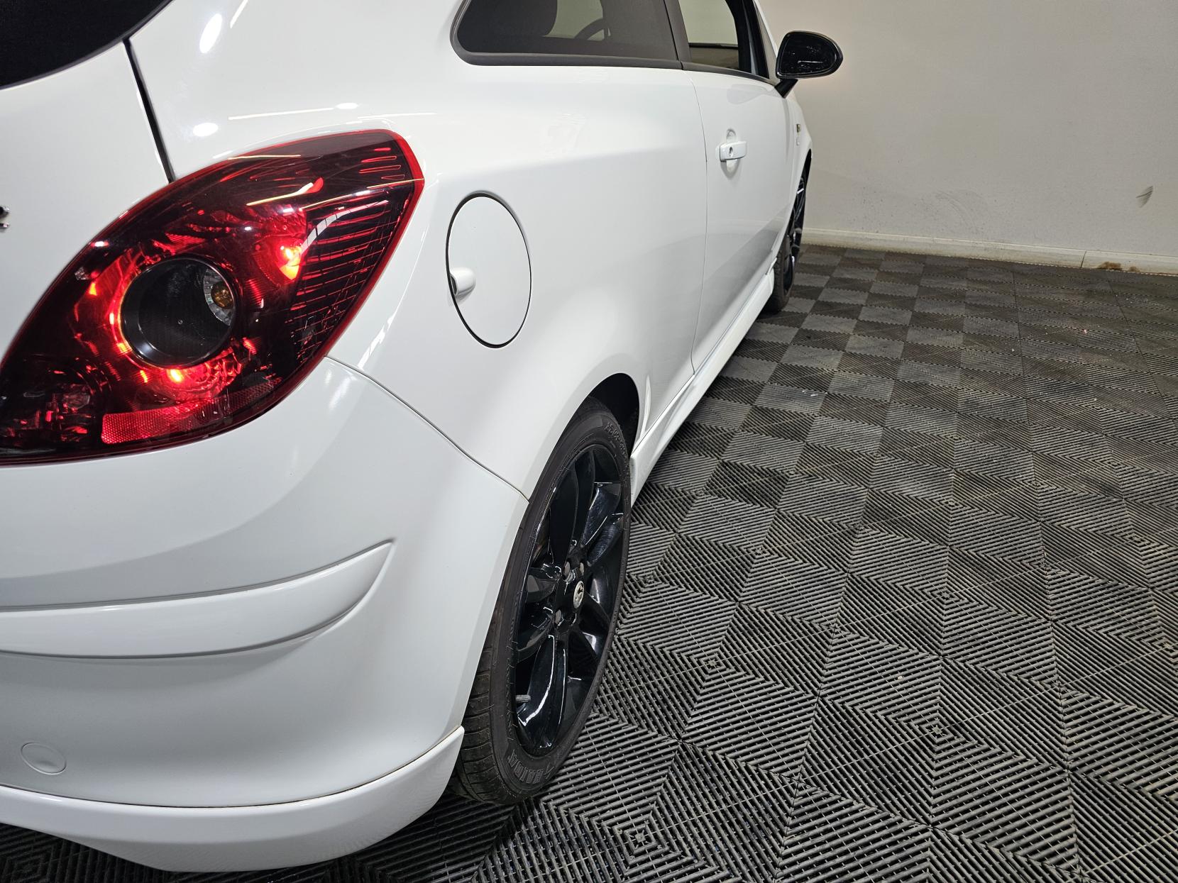 Vauxhall Corsa 1.2 16V Limited Edition Hatchback 3dr Petrol Manual Euro 5 (85 ps)