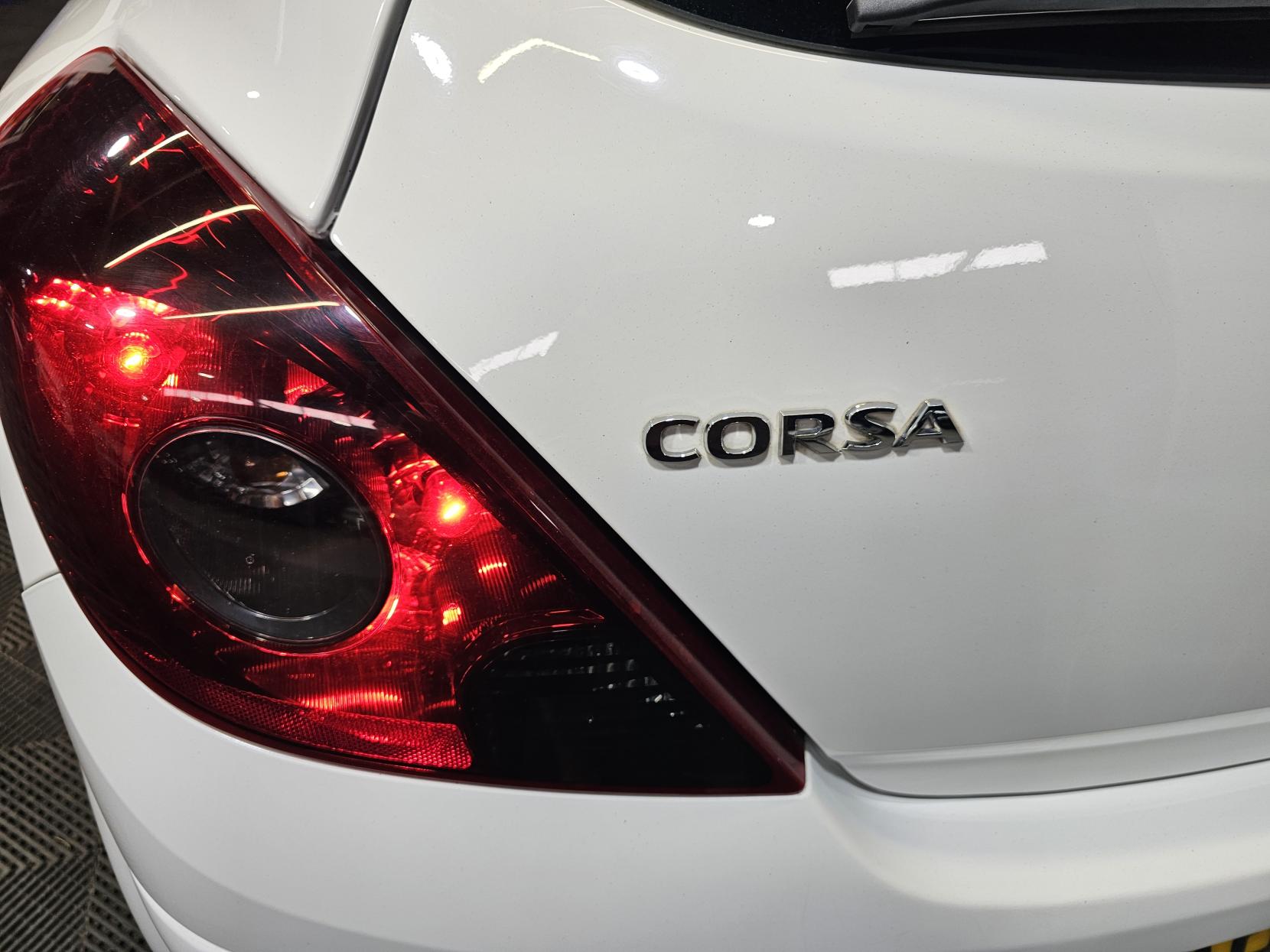 Vauxhall Corsa 1.2 16V Limited Edition Hatchback 3dr Petrol Manual Euro 5 (85 ps)