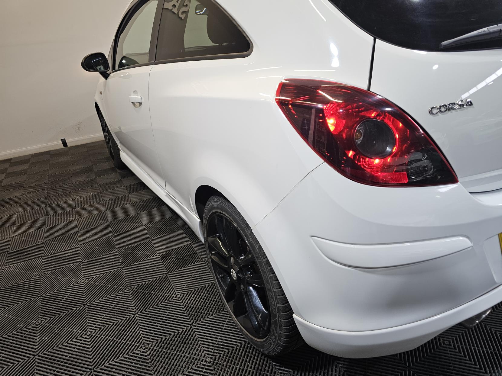 Vauxhall Corsa 1.2 16V Limited Edition Hatchback 3dr Petrol Manual Euro 5 (85 ps)