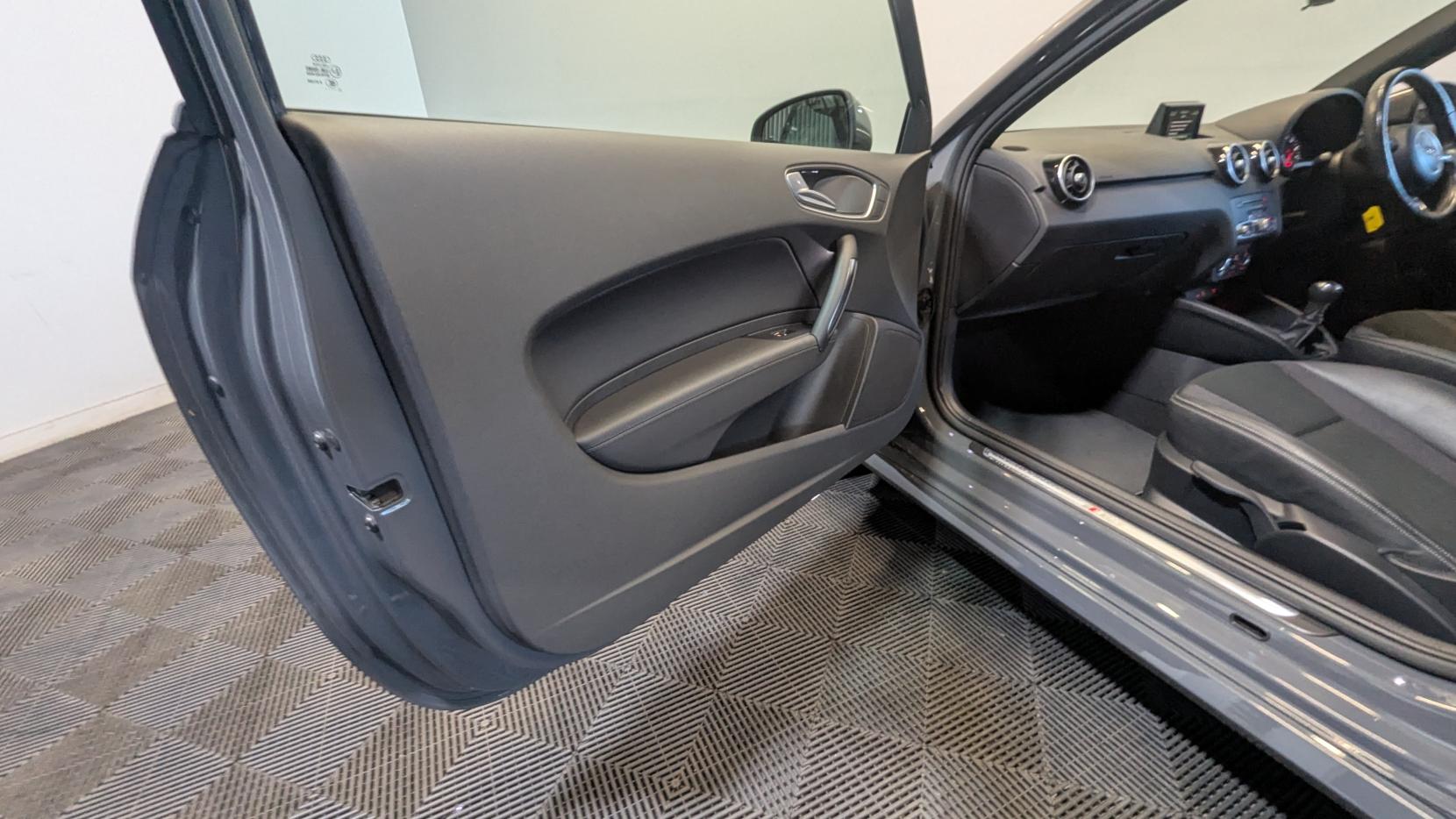 Audi A1 1.4 TFSI CoD S line Hatchback 3dr Petrol Manual Euro 6 (s/s) (150 ps)