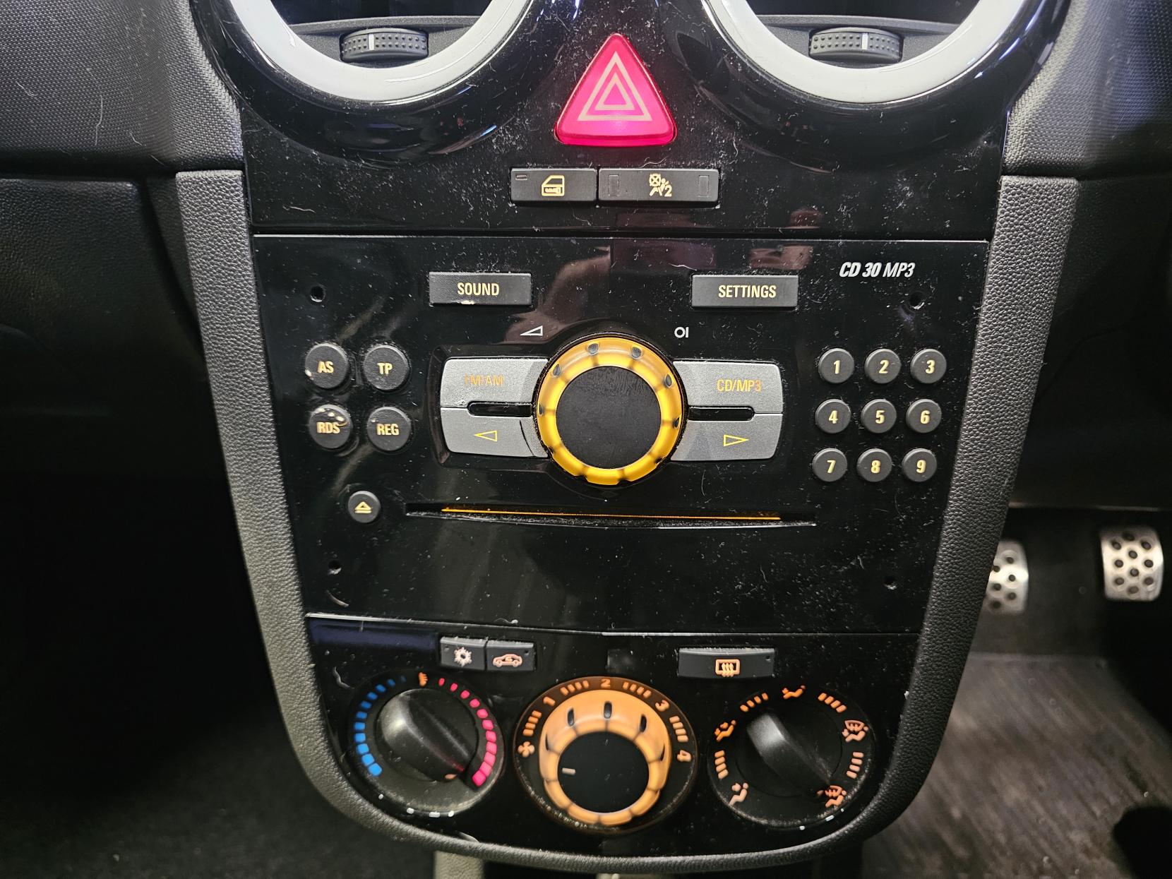 Vauxhall Corsa 1.2 16V Limited Edition Hatchback 3dr Petrol Manual Euro 5 (85 ps)