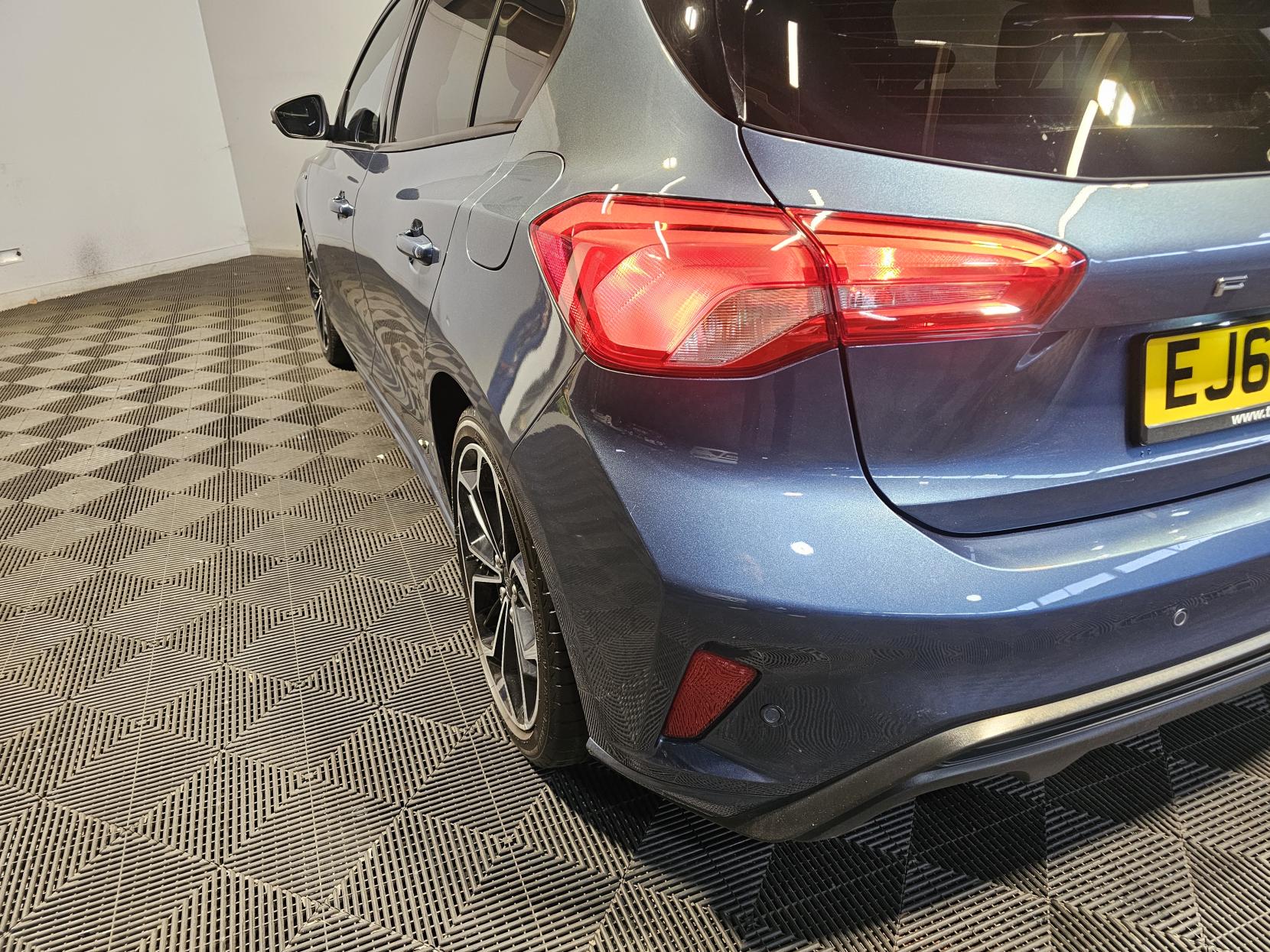 Ford Focus 1.0T EcoBoost ST-Line X Hatchback 5dr Petrol Manual Euro 6 (s/s) (125 ps)