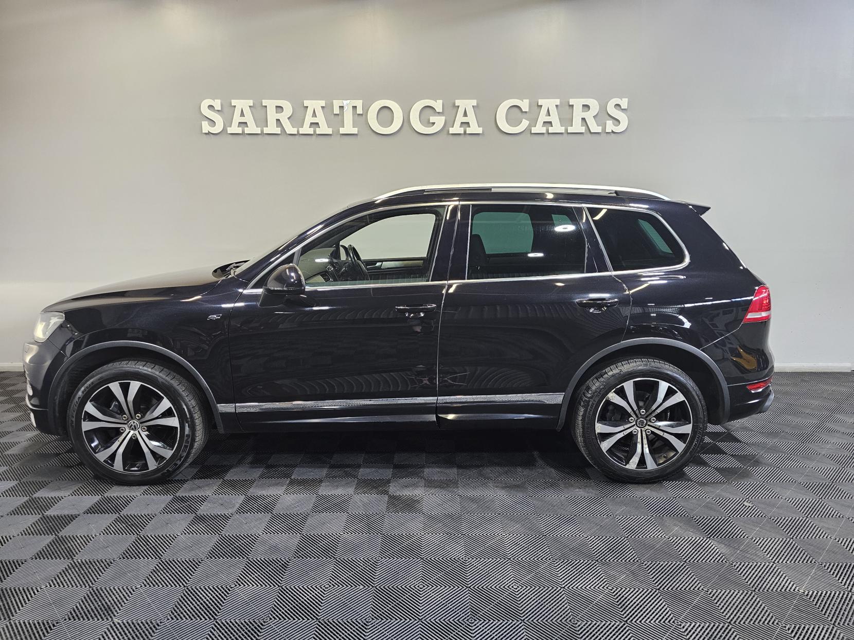 Volkswagen Touareg 3.0 TDI V6 BlueMotion Tech R-Line SUV 5dr Diesel Tiptronic 4WD Euro 5 (s/s) (245 ps)