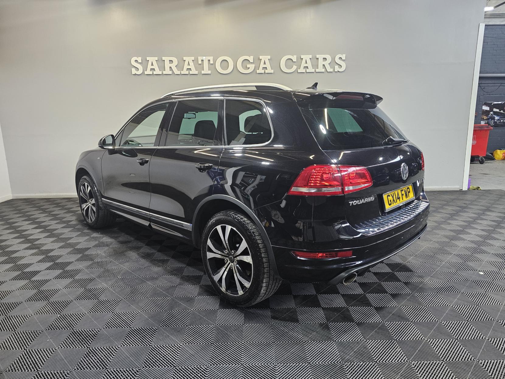 Volkswagen Touareg 3.0 TDI V6 BlueMotion Tech R-Line SUV 5dr Diesel Tiptronic 4WD Euro 5 (s/s) (245 ps)