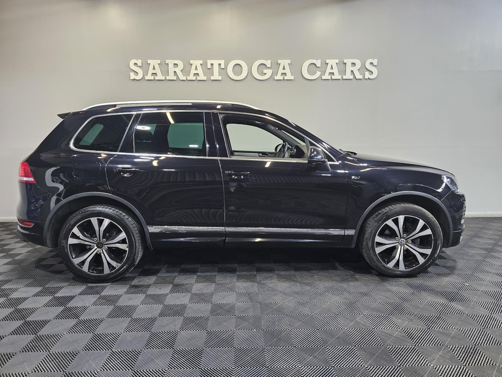 Volkswagen Touareg 3.0 TDI V6 BlueMotion Tech R-Line SUV 5dr Diesel Tiptronic 4WD Euro 5 (s/s) (245 ps)