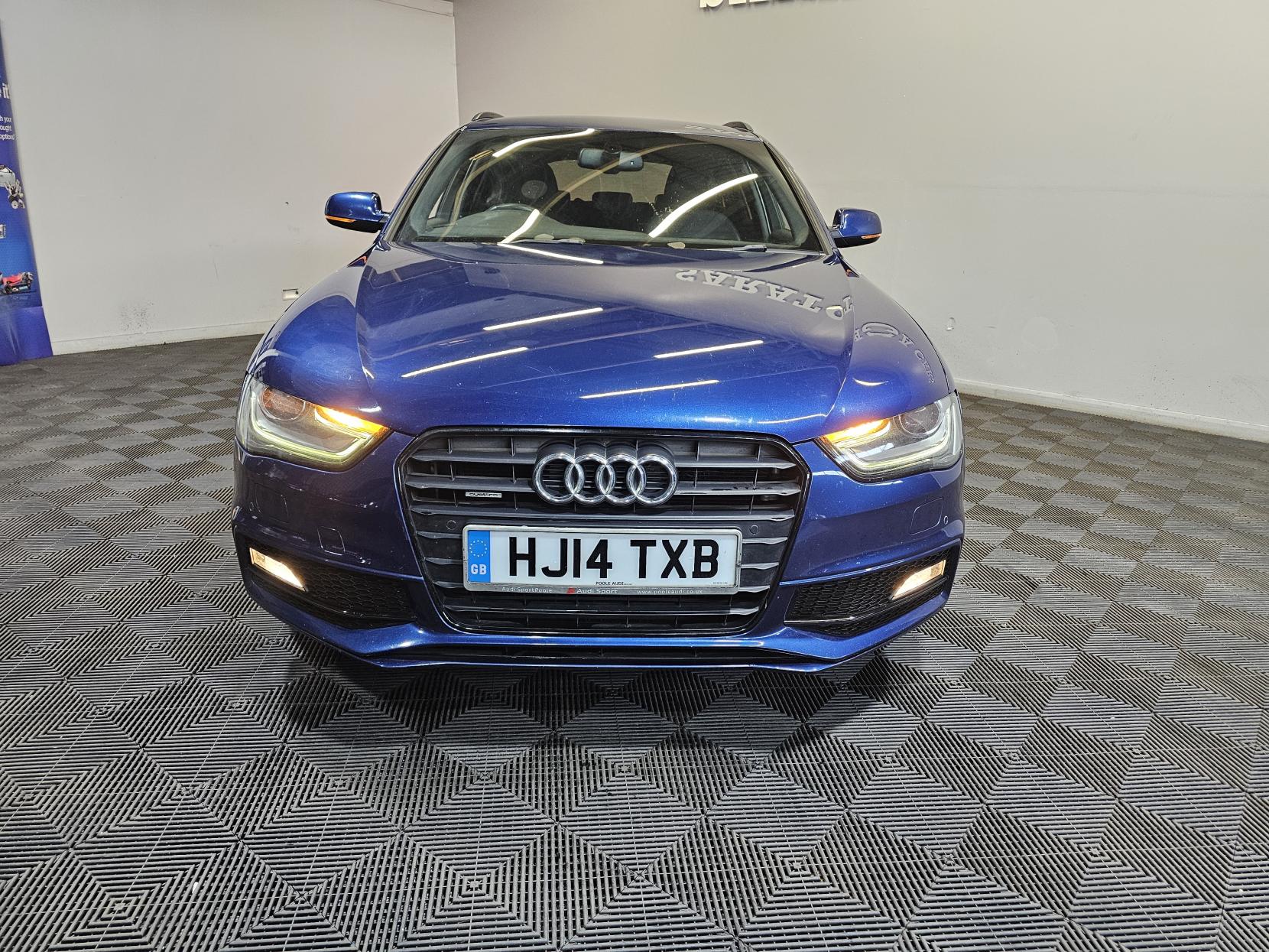 Audi A4 Avant 2.0 TDI Black Edition Estate 5dr Diesel Manual quattro Euro 5 (s/s) (177 ps)