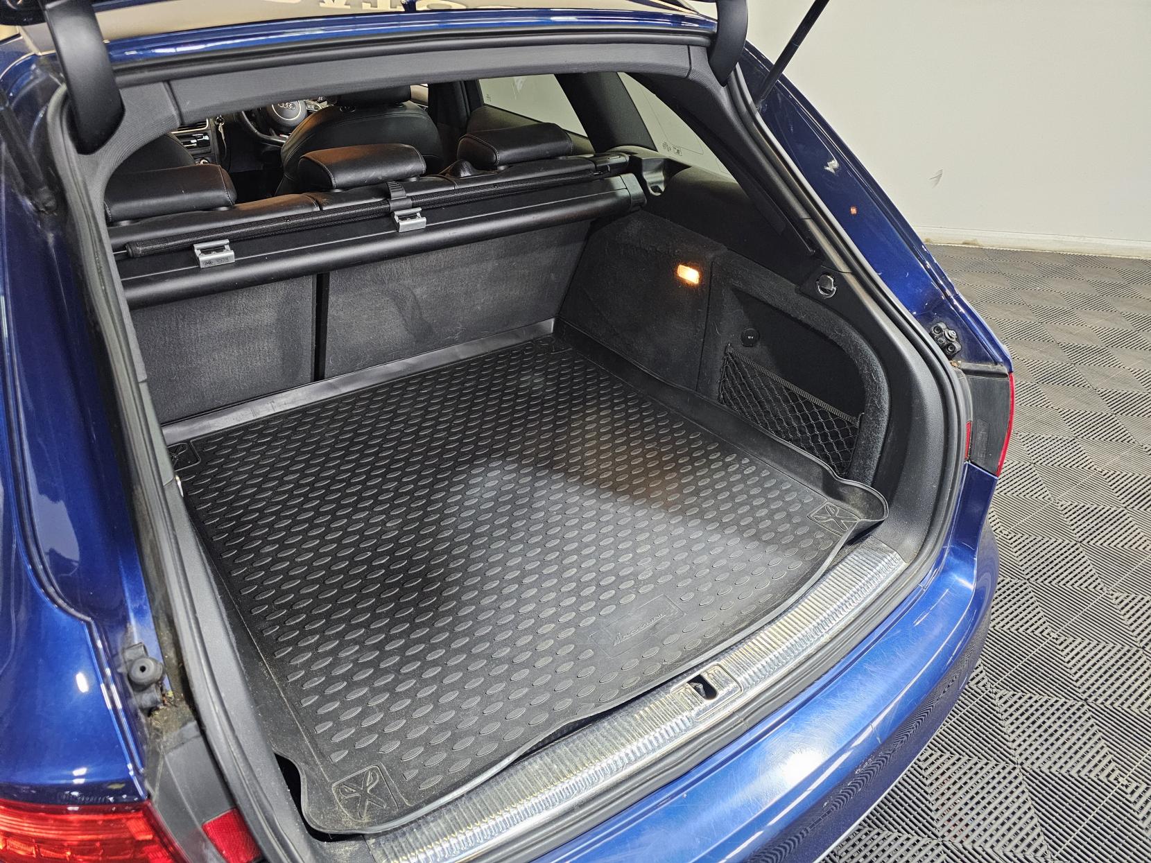 Audi A4 Avant 2.0 TDI Black Edition Estate 5dr Diesel Manual quattro Euro 5 (s/s) (177 ps)