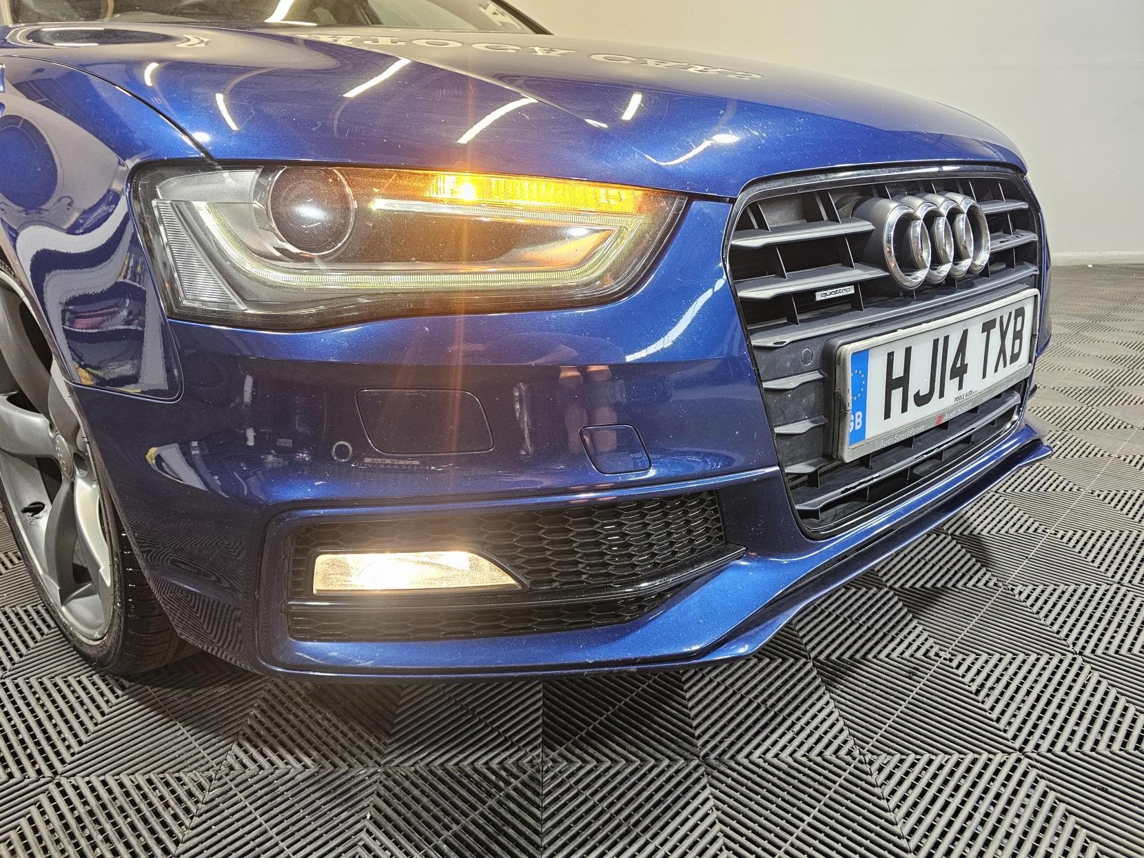 Audi A4 Avant 2.0 TDI Black Edition Estate 5dr Diesel Manual quattro Euro 5 (s/s) (177 ps)