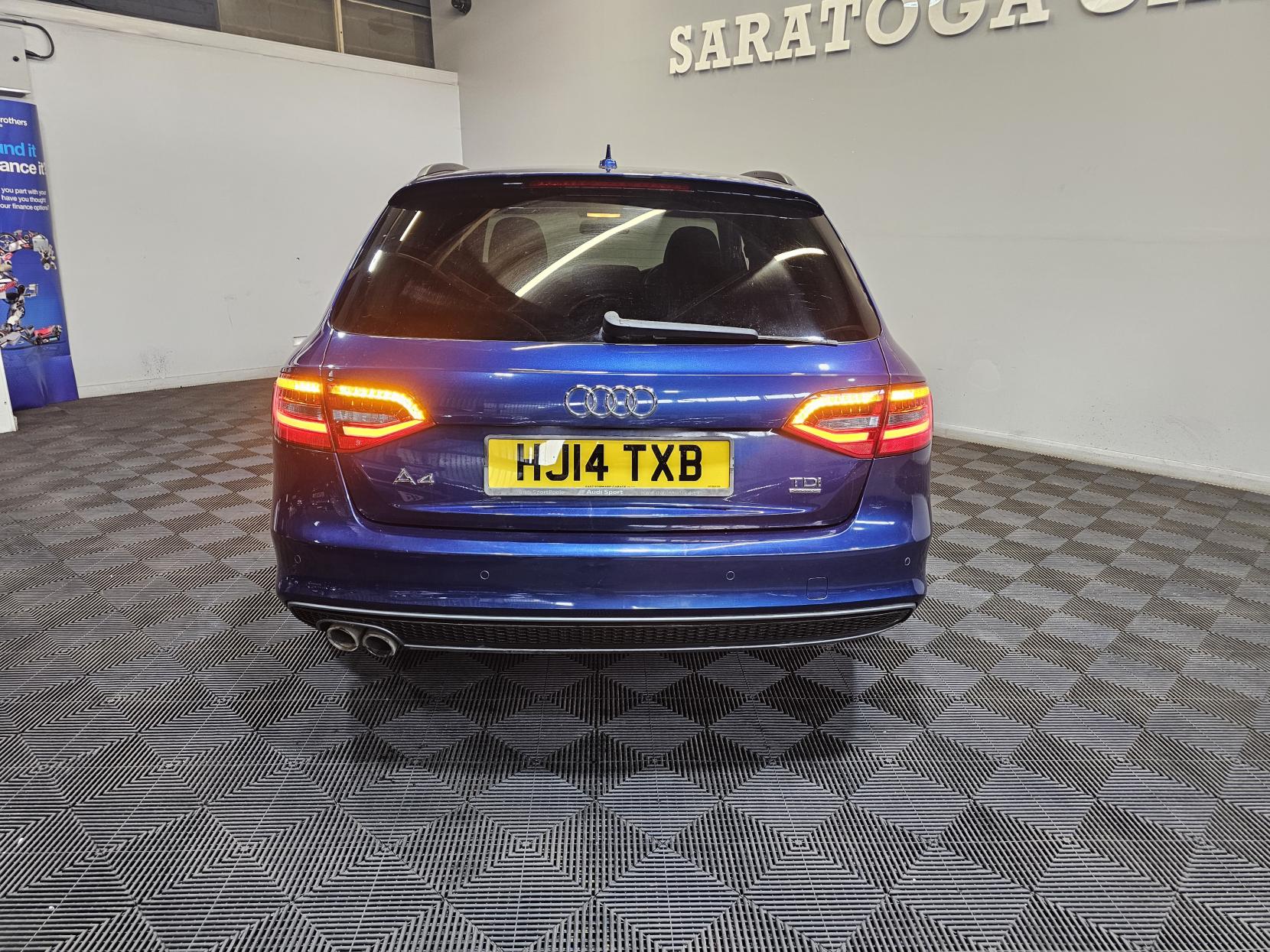 Audi A4 Avant 2.0 TDI Black Edition Estate 5dr Diesel Manual quattro Euro 5 (s/s) (177 ps)