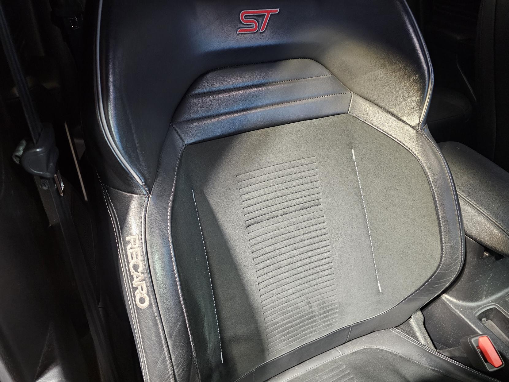 Ford Focus 2.3T EcoBoost ST Hatchback 5dr Petrol Manual Euro 6 (s/s) (280 ps)