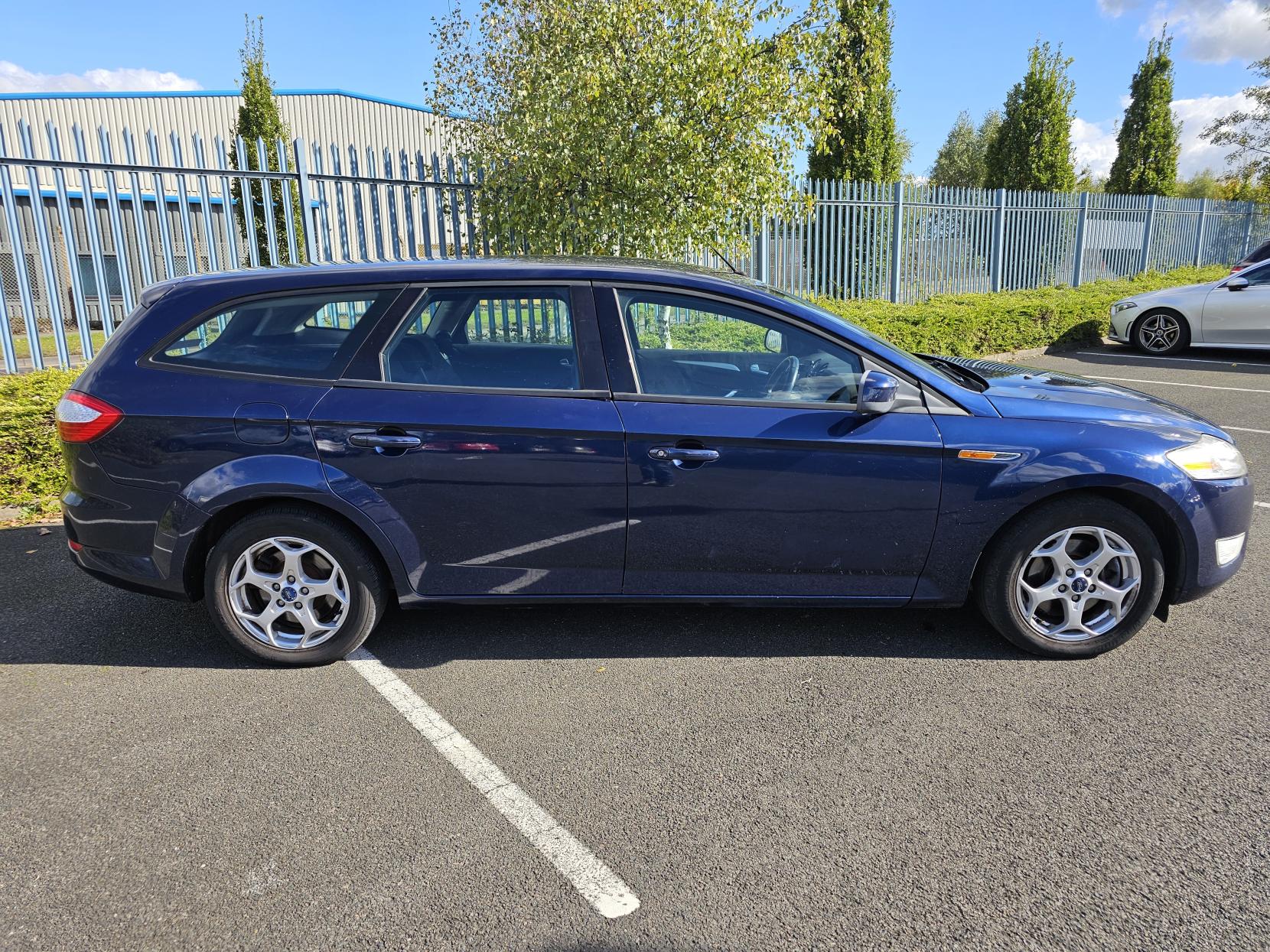 Ford Mondeo 1.8 TDCi Zetec Estate 5dr Diesel Manual (151 g/km, 123 bhp)