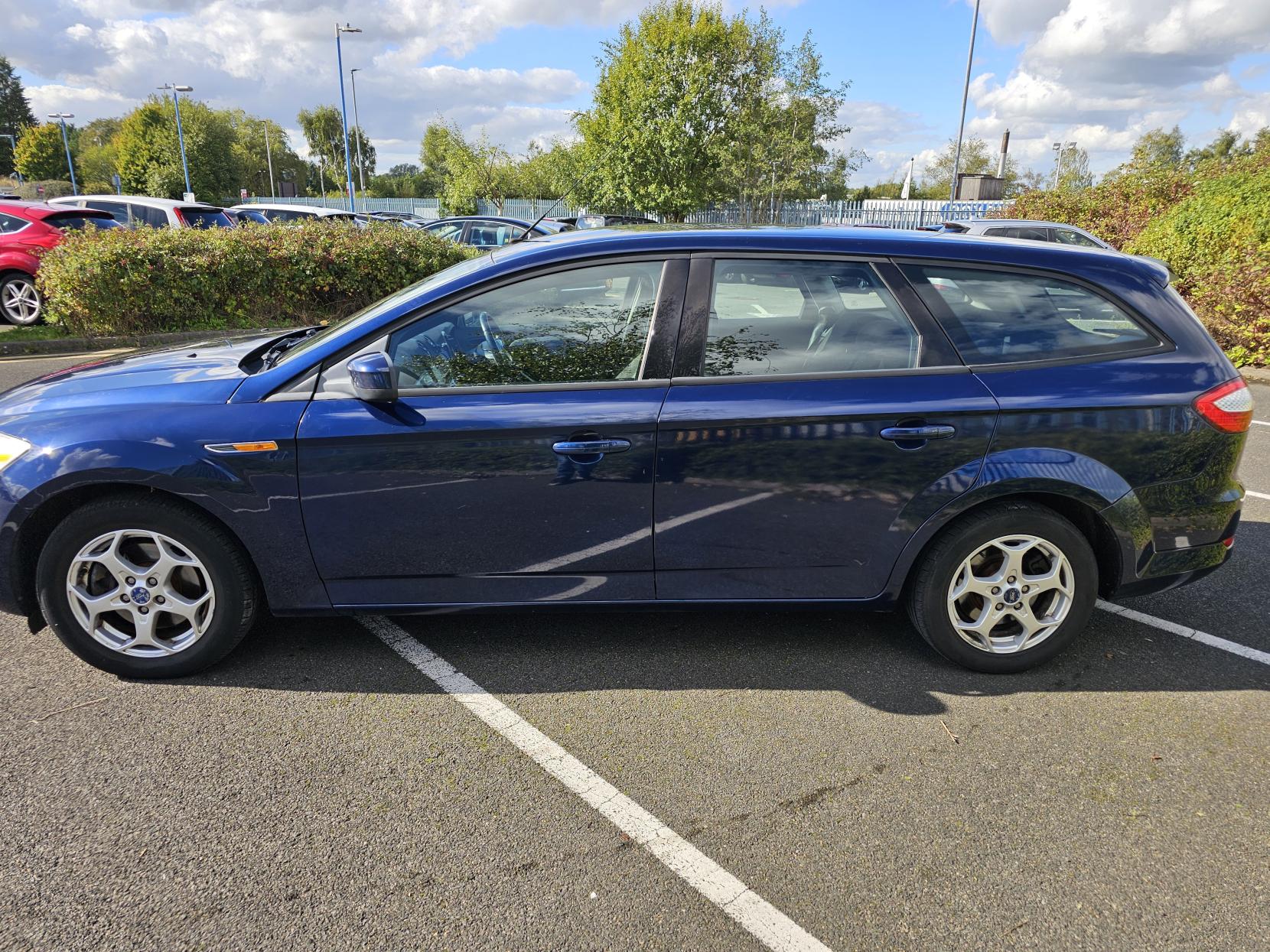 Ford Mondeo 1.8 TDCi Zetec Estate 5dr Diesel Manual (151 g/km, 123 bhp)