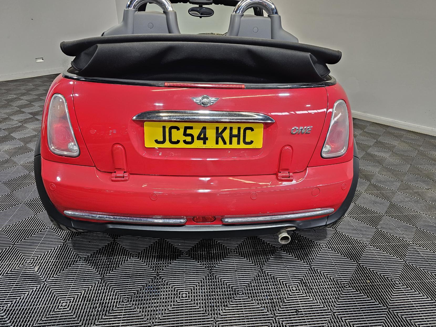 MINI Convertible 1.6 One Convertible 2dr Petrol Manual Euro 3 (90 ps)