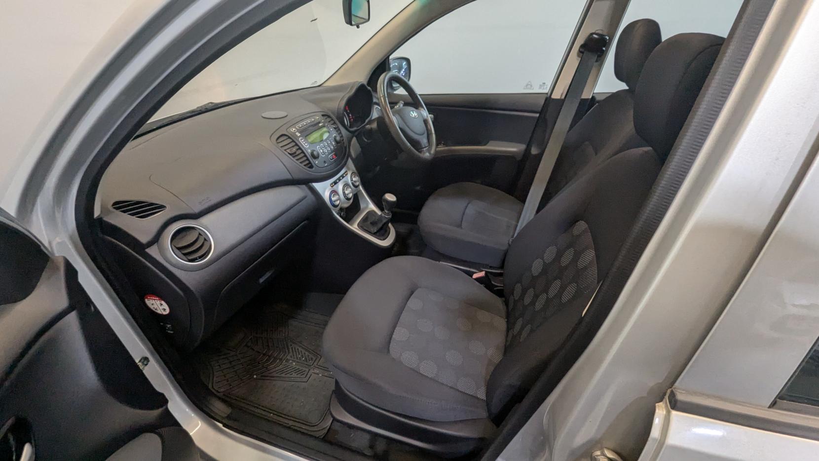 Hyundai i10 1.2 Style Hatchback 5dr Petrol Manual Euro 4 (77 bhp)