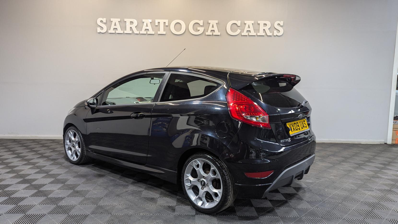 Ford Fiesta 1.6 Zetec S Hatchback 3dr Petrol Manual (139 g/km, 118 bhp)