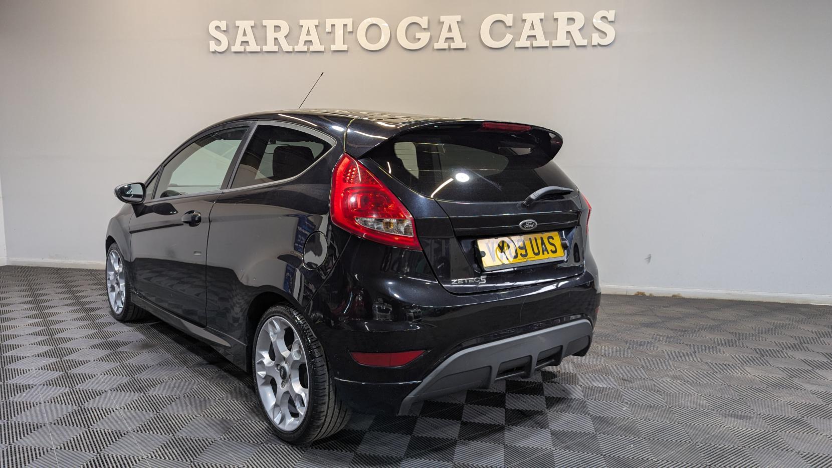 Ford Fiesta 1.6 Zetec S Hatchback 3dr Petrol Manual (139 g/km, 118 bhp)