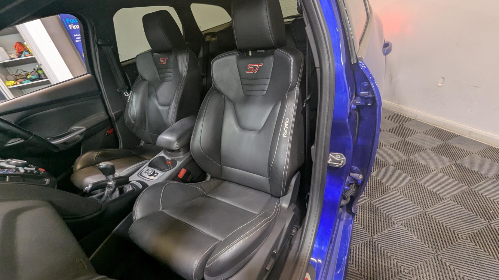 Ford Focus 2.0T EcoBoost ST-3 Estate 5dr Petrol Manual Euro 5 (s/s) (250 ps)