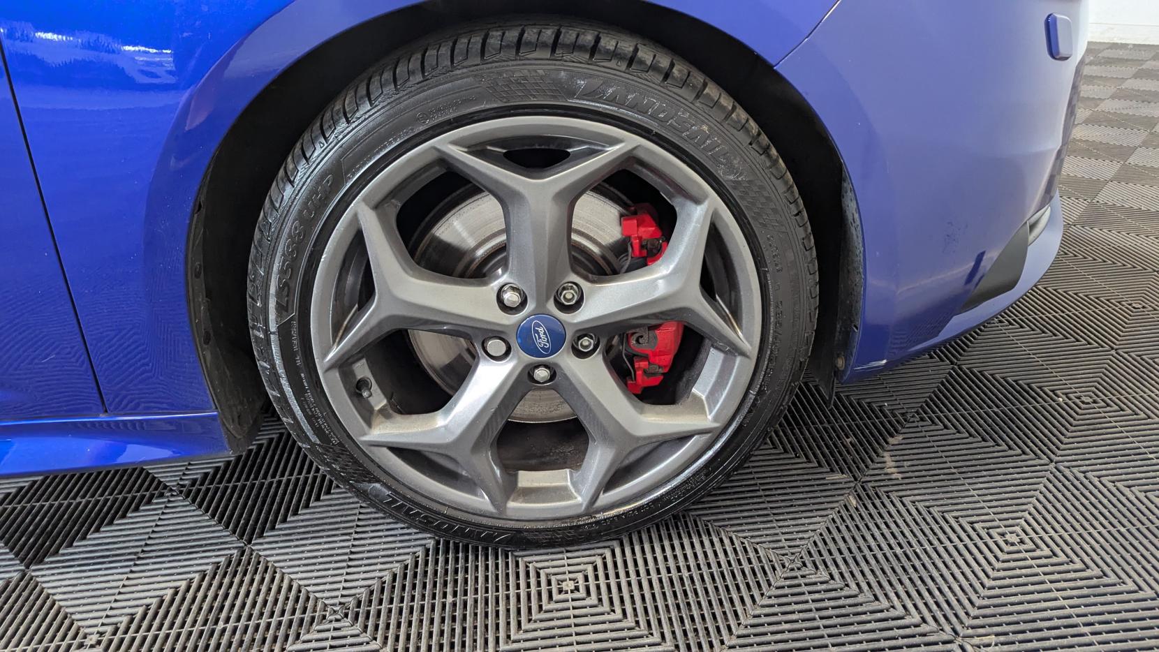 Ford Focus 2.0T EcoBoost ST-3 Estate 5dr Petrol Manual Euro 5 (s/s) (250 ps)