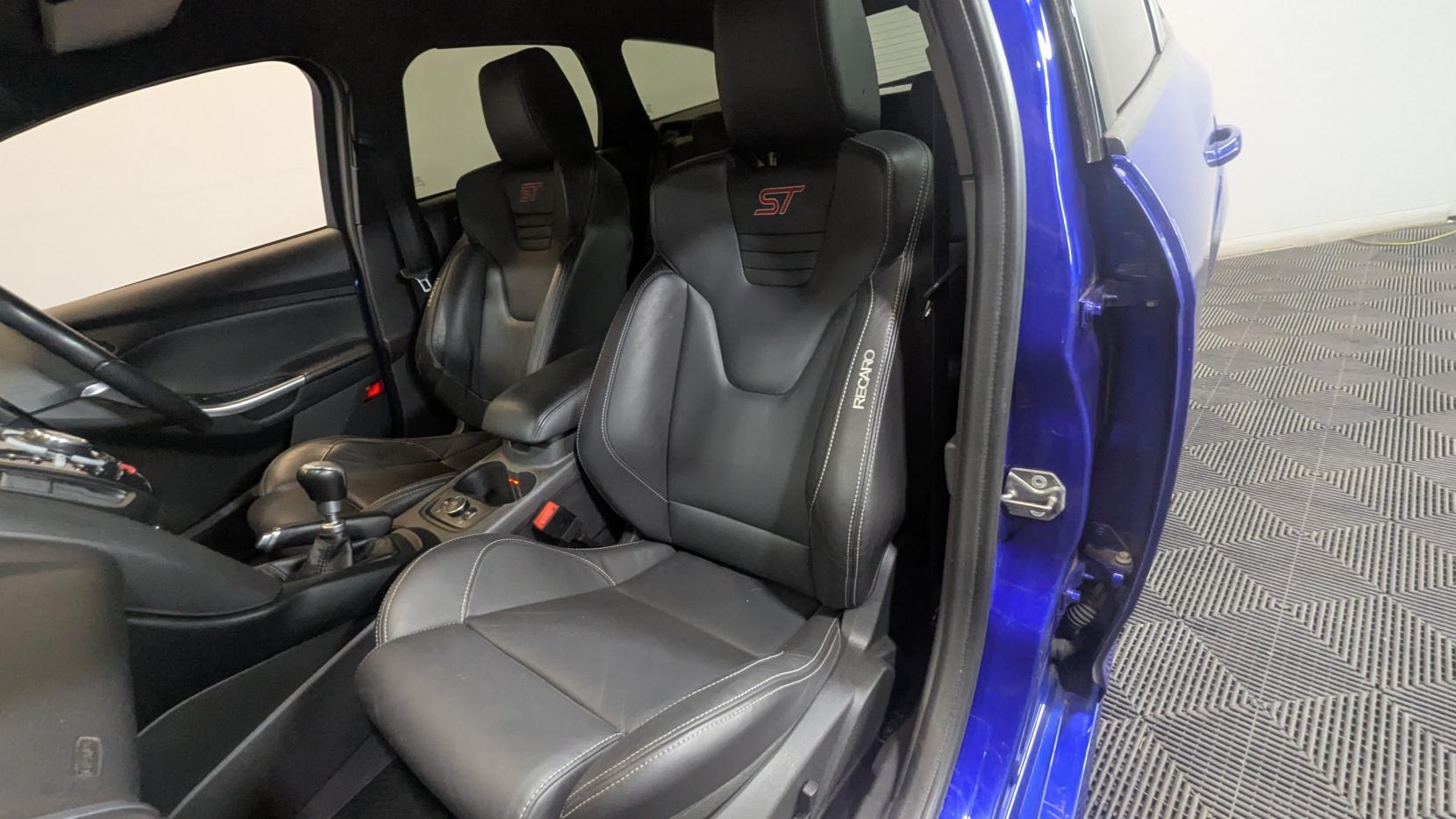 Ford Focus 2.0T EcoBoost ST-3 Estate 5dr Petrol Manual Euro 5 (s/s) (250 ps)